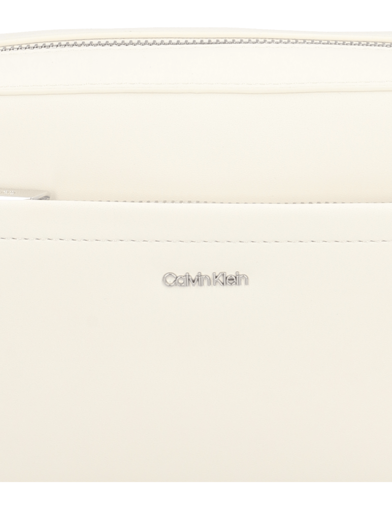 Calvin-Klein-CK-MUST-CONVERTIBLECAMERA-BAG-bílá