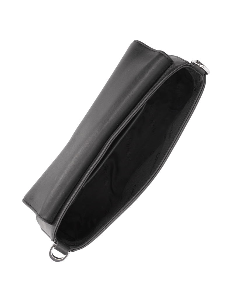 Calvin-Klein-CK-MUST-CONVERTIBLESHOULDER-BAG-črna