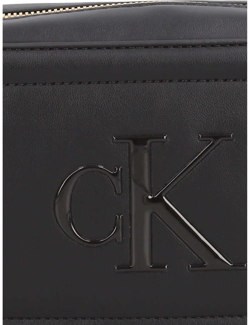 Calvin-Klein-RAISED-CK-CAMERA-BAG-schwarz