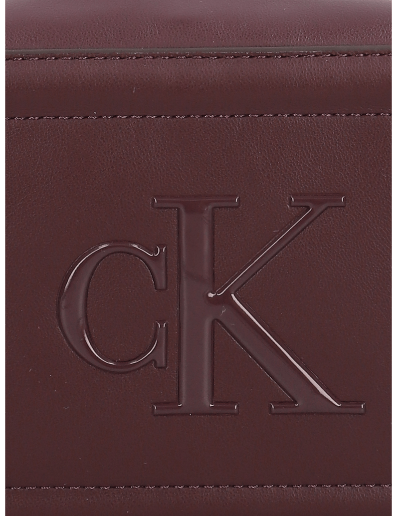 Calvin-Klein-RAISED-CK-CAMERA-BAG-schwarz
