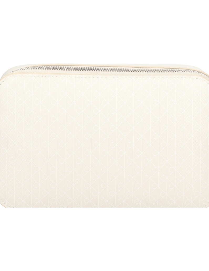 Calvin-Klein-EMBLEM-AOP-ELONGATED-CAMERA-BAG-weiss