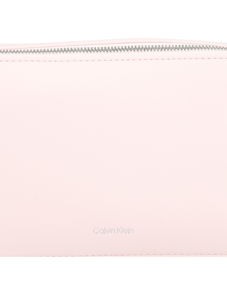 Calvin-Klein-FOIL-LOGO-ELONGATED-CAMERA-BAG-růžová