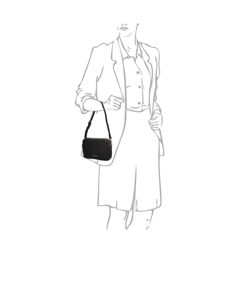Calvin-Klein-WEBBING-2X-STRAP-CAMERA-BAG-črna