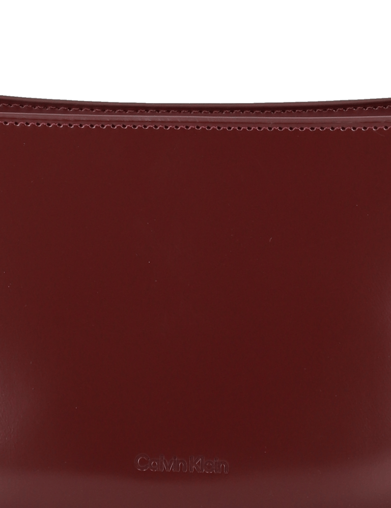 Calvin-Klein-kabelka-Hobo-červená