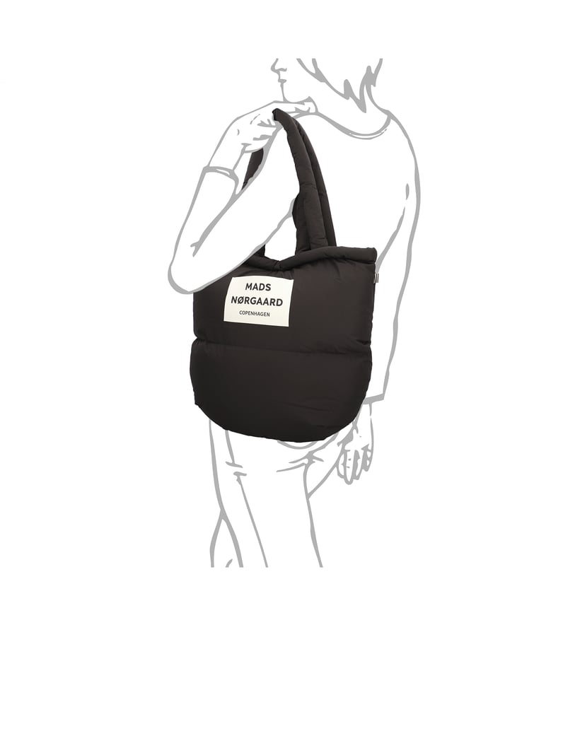 Mads-Nørgaard-Pilow-Bag-črna