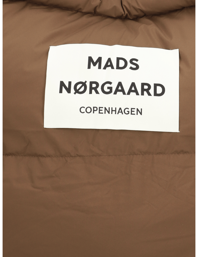 Mads-Nørgaard-Pilow-Bag-črna