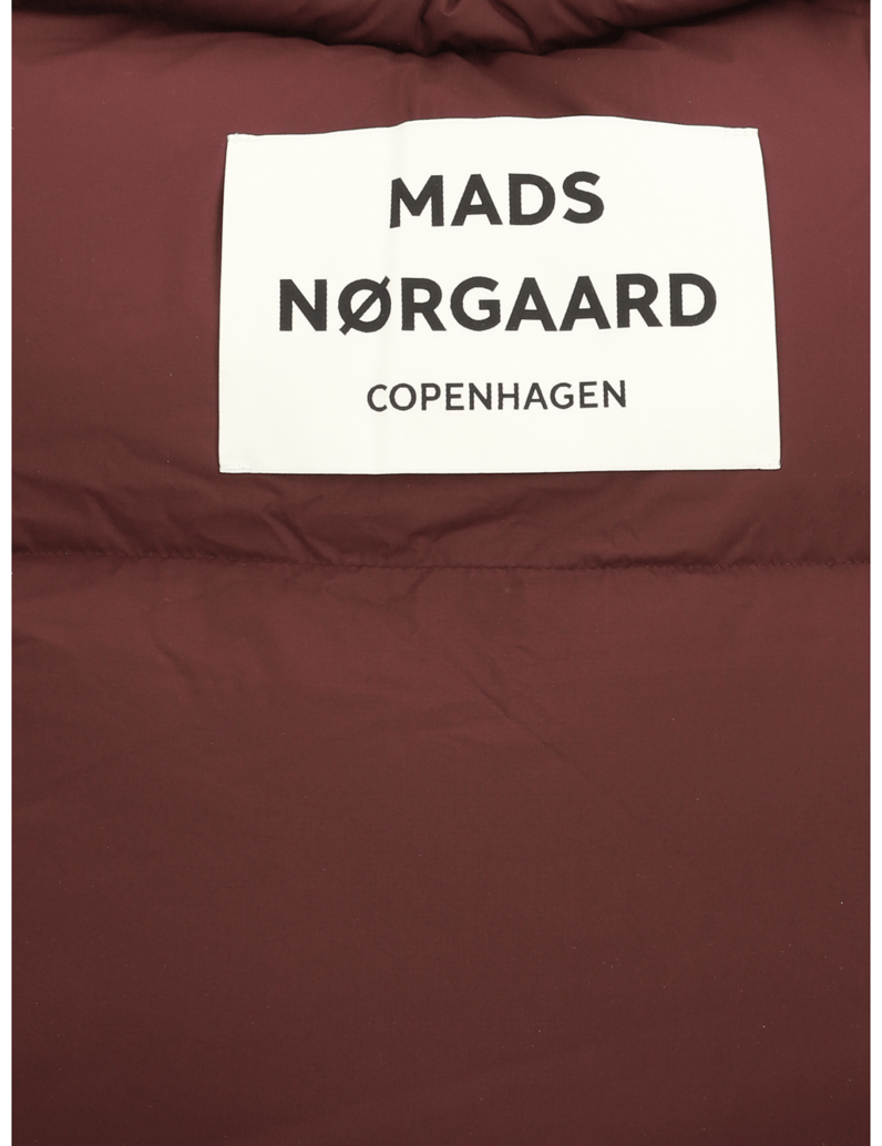 Mads-Nørgaard-Pilow-Bag-črna