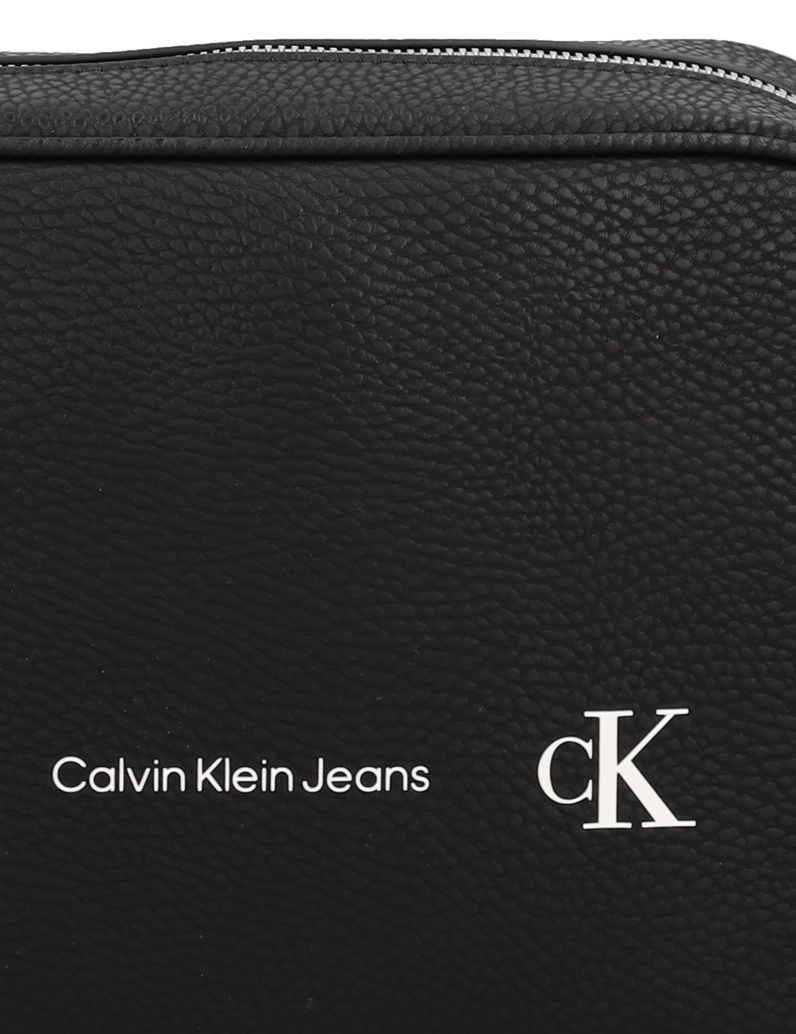 CALVIN-KLEIN-JEANS-SCULPTED-PEBBLE-LARGE-CAMERA-BAG
