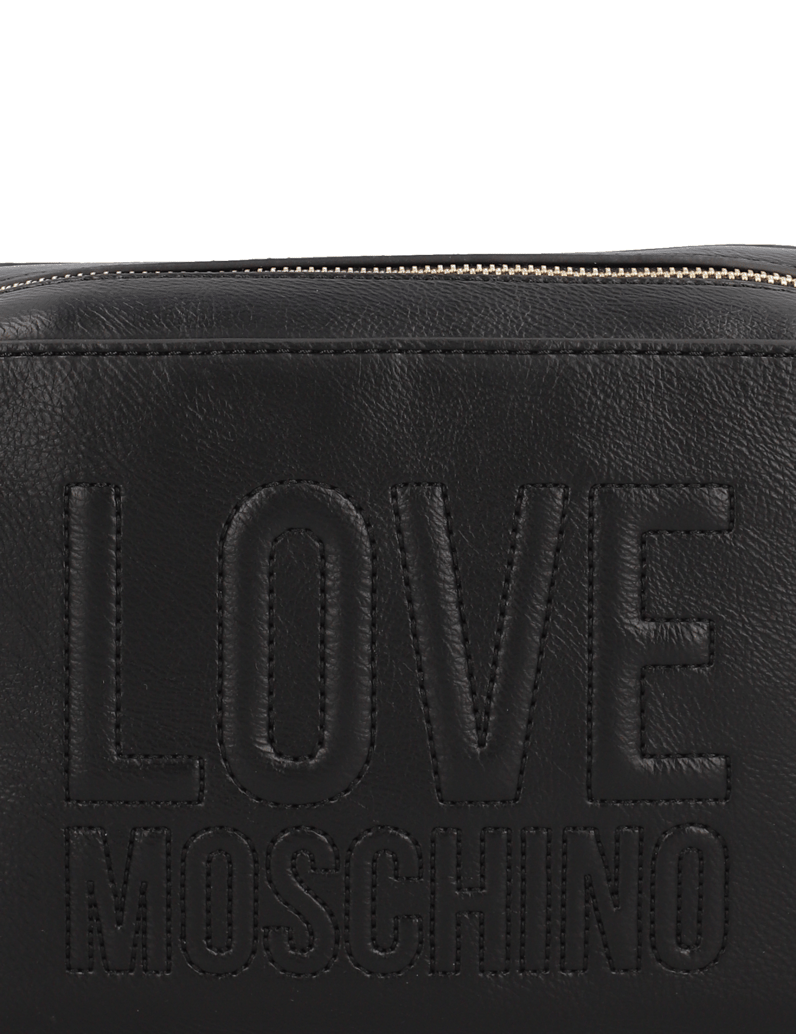 LOVE-MOSCHINO-BILLBOARD