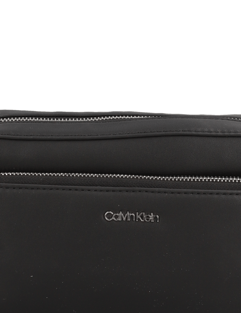 Calvin-Klein-CK-MUST-CAMERA-BAG-W/PCKT-LG-črna