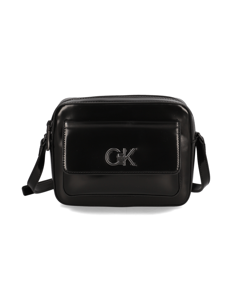 Calvin-Klein-RE-LOCK-CAMERA-BAG_SHINY-schwarz