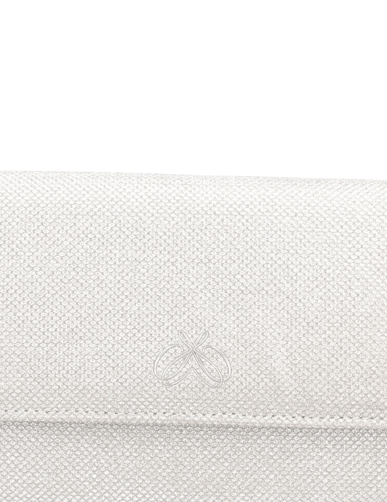 Silvia-Schneider-Clutch