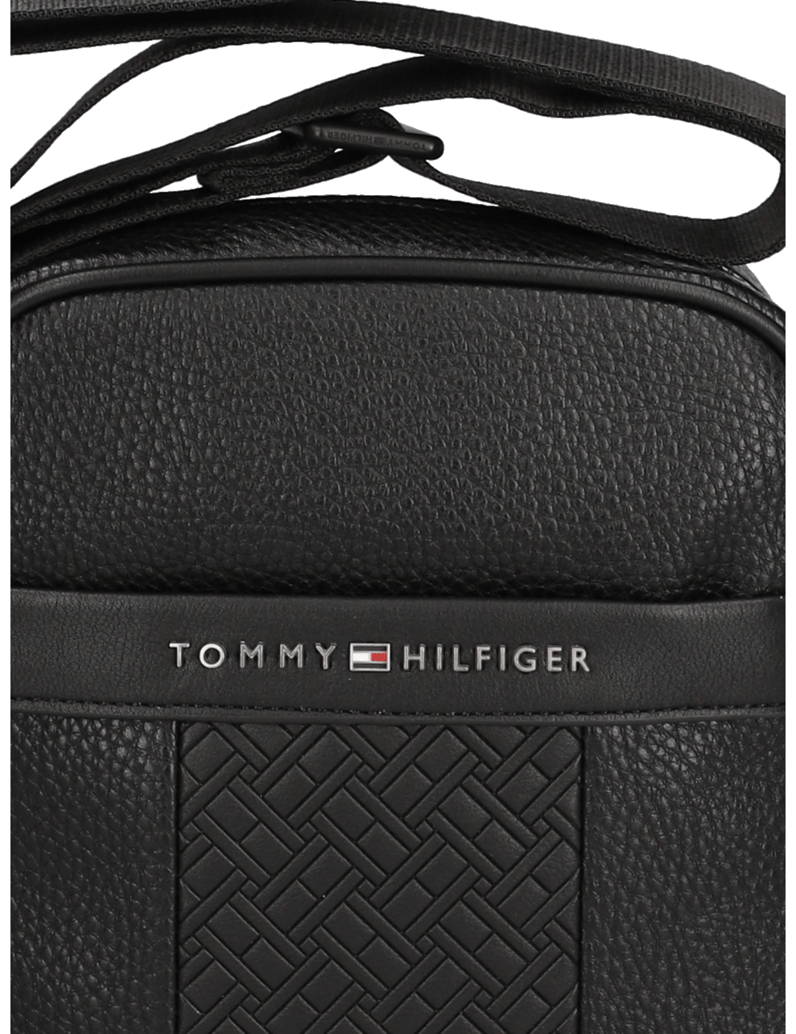 Tommy-Hilfiger-CENTRAL-MINI-REPORTER