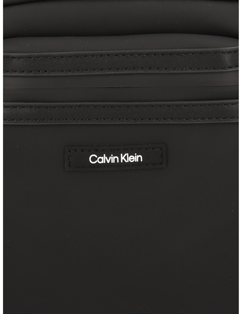 Calvin-Klein-taška-přes-rameno