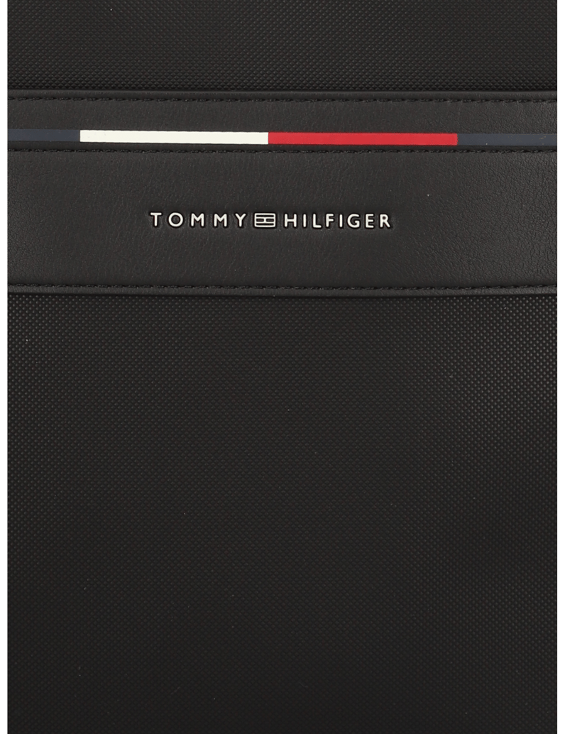 Tommy-Hilfiger-taška-přes-rameno-černá