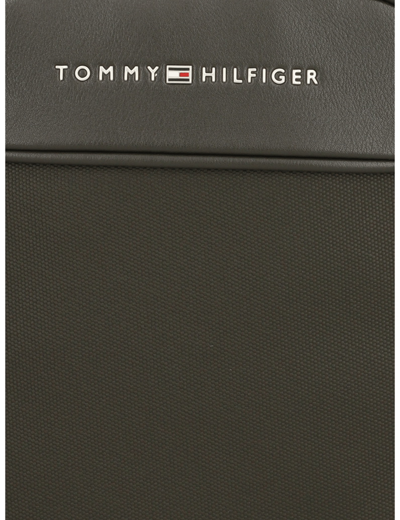 Tommy-Hilfiger-taška-cez-rameno-čierna