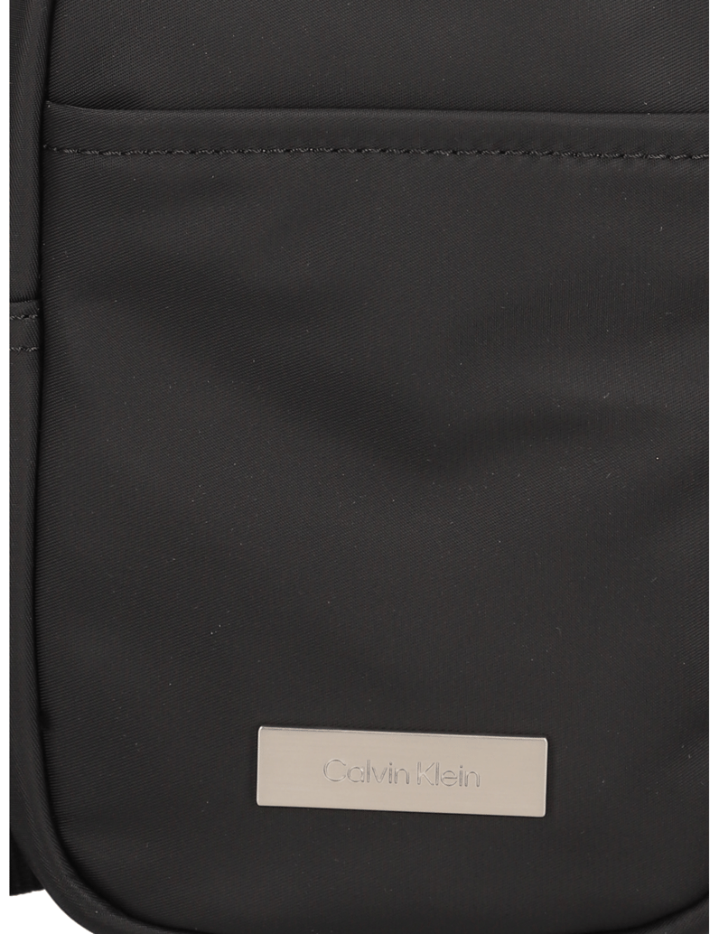 Calvin-Klein-SLEEK-SLIM-REPORTER-černá