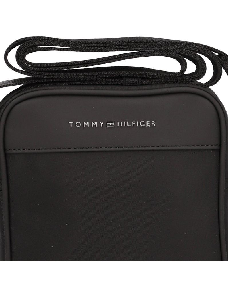 Tommy-Hilfiger-TH-REPREVE-MINI-REPORTER-črna