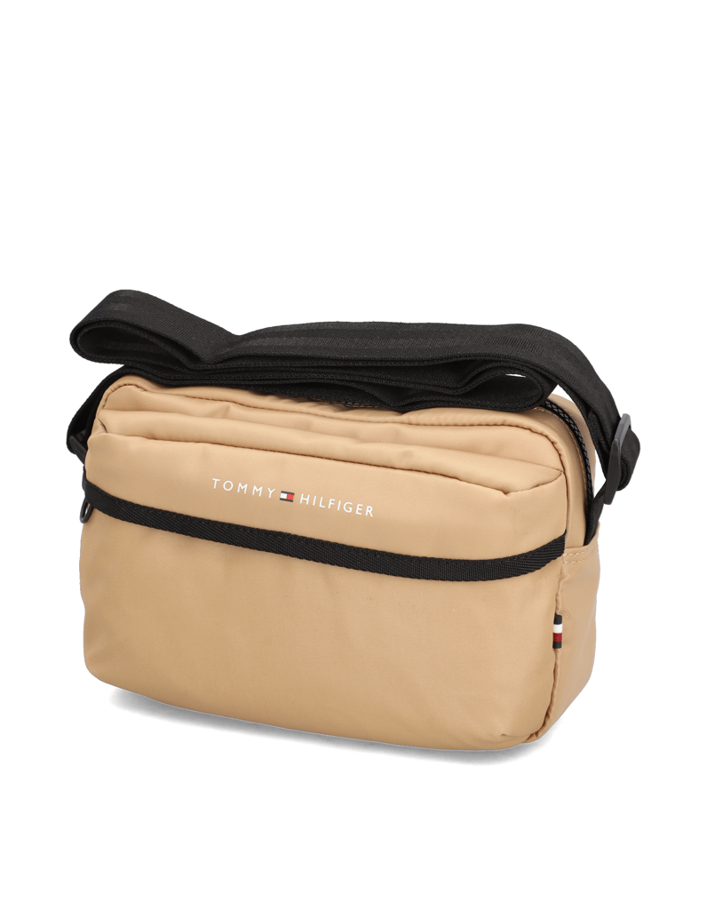 Tommy-Hilfiger-TH-SKYLINE-CAMERA-BAG