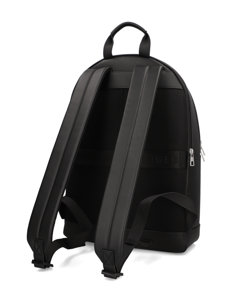 Tommy-Hilfiger-TH-CENTRAL-BACKPACK-čierna