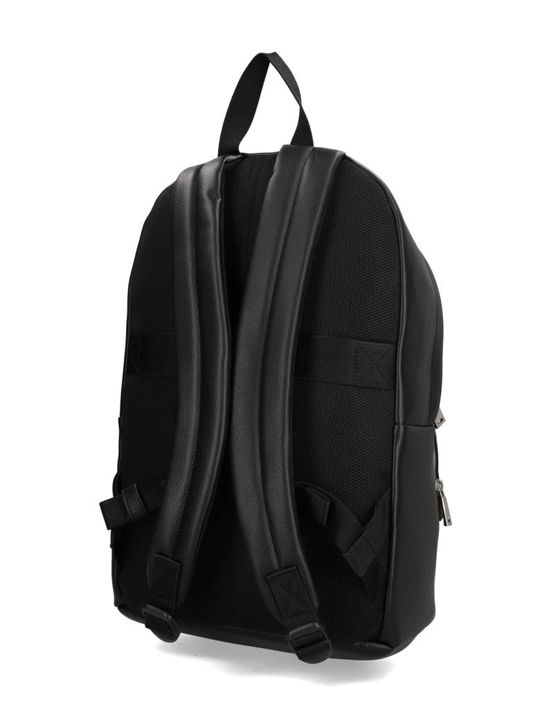 Calvin-Klein-RAISED-ROUND-BACKPACK-černá