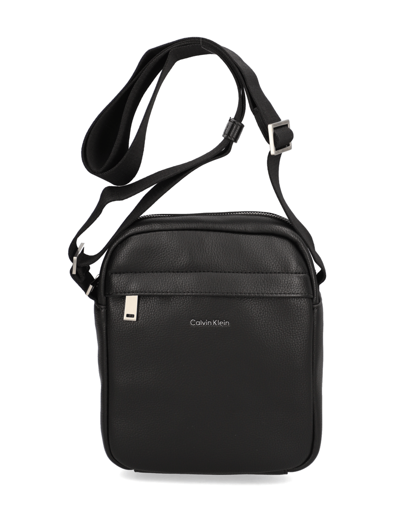 Calvin-Klein-RAISED-REPORTER-črna