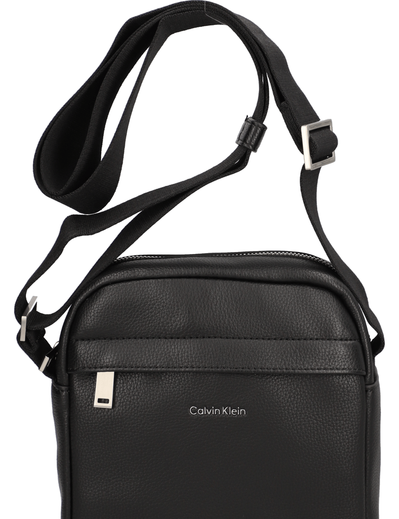 Calvin-Klein-RAISED-REPORTER-črna