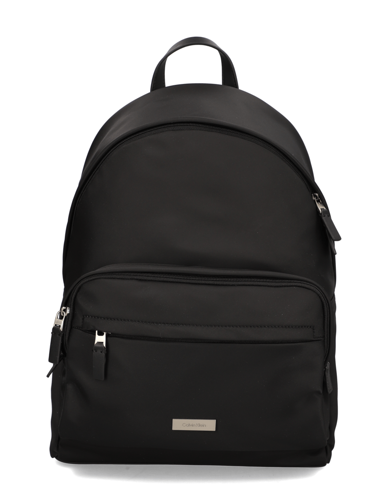 Calvin-Klein-SLEEK-ROUND-BACKPACK-čierna