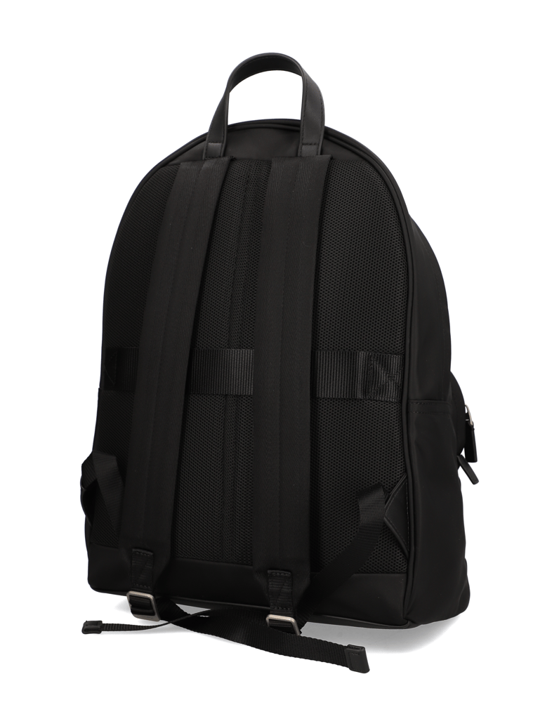 Calvin-Klein-SLEEK-ROUND-BACKPACK-čierna