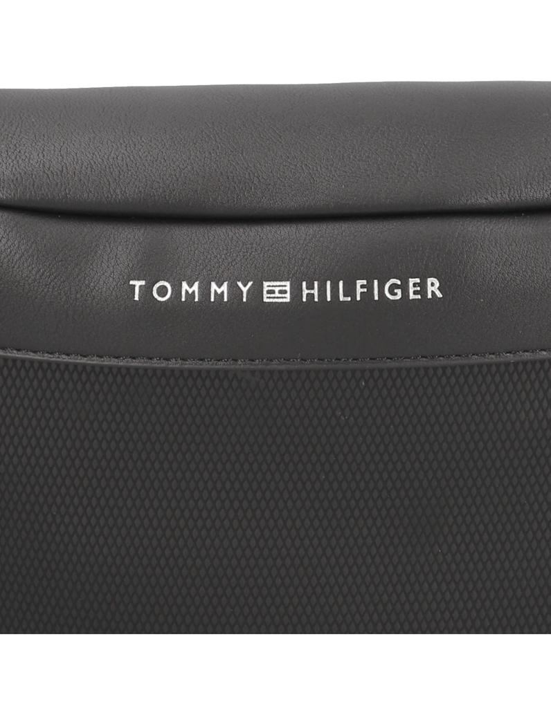 Tommy-Hilfiger-torbice-za-okrog-pasu