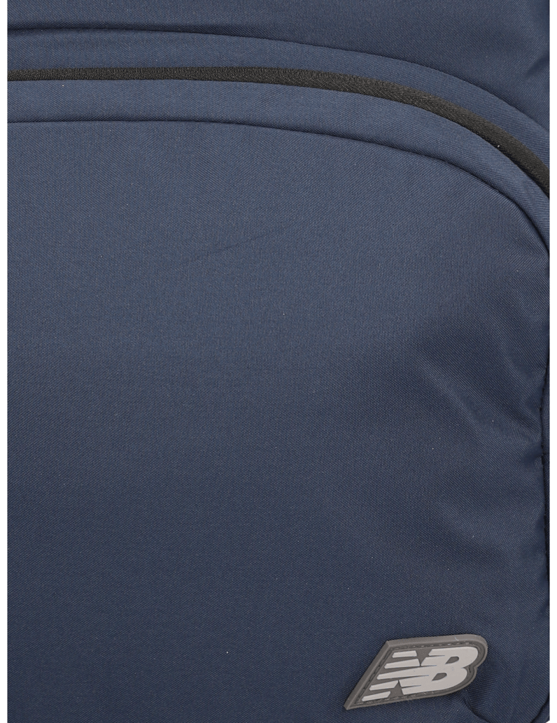 New-Balance-batoh-černá