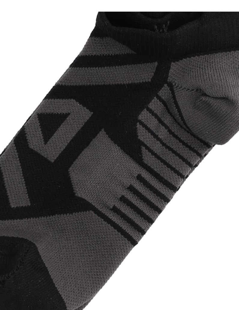 On-PERFORMANCE-LOW-SOCK-schwarz