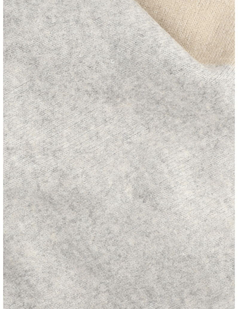 Kate-Gray-šal-siva
