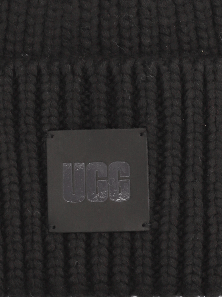 UGG-W-CHUNKY-RIB-BEANIE-schwarz
