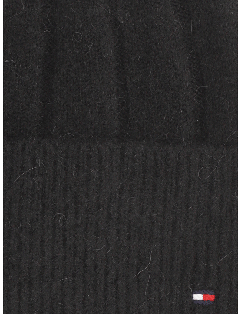 Tommy-Hilfiger-TH-FLAG-FLUFFY-BEANIE-schwarz