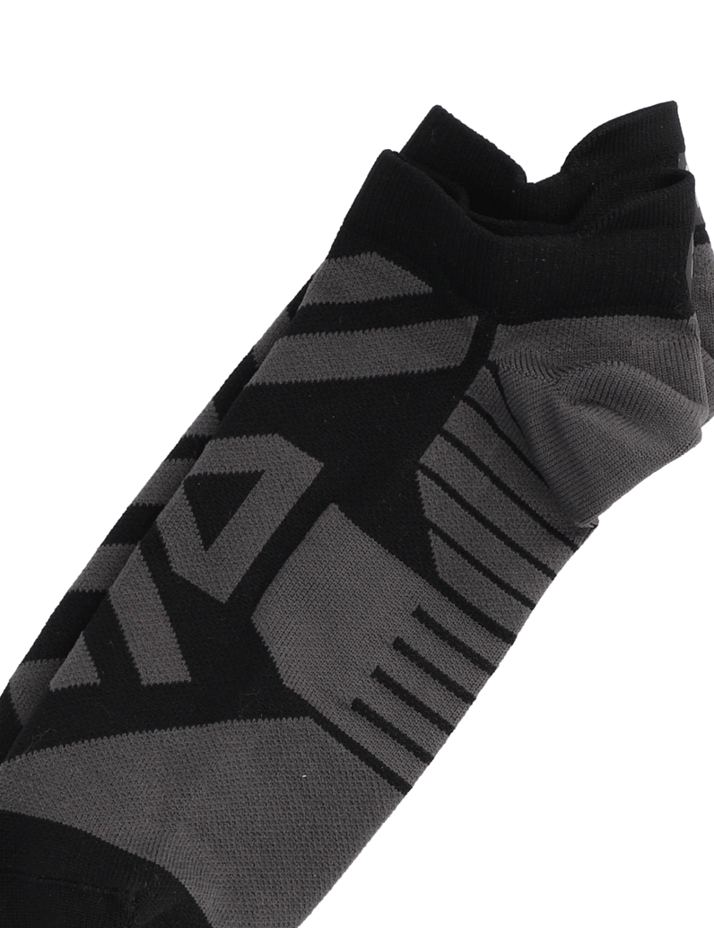 On-PERFORMANCE-LOW-SOCK-schwarz