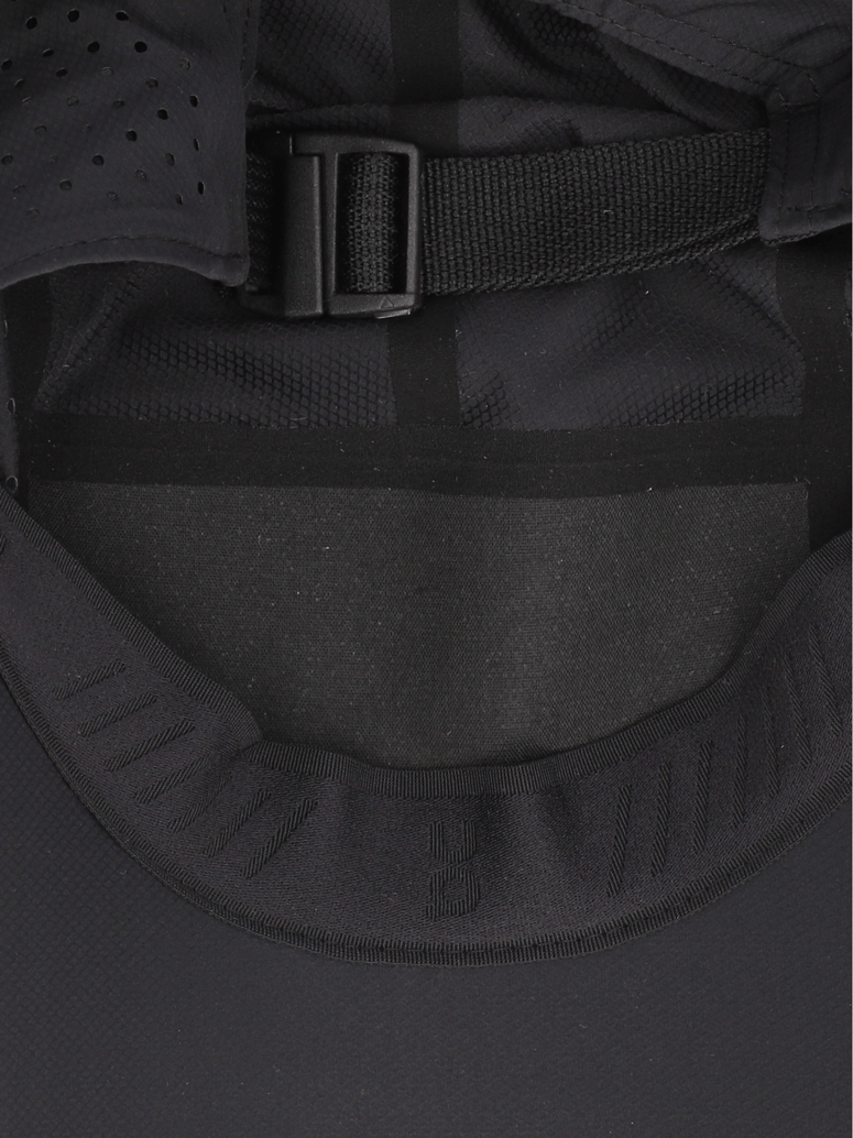 On-LIGHTWEIGHT-CAP-schwarz