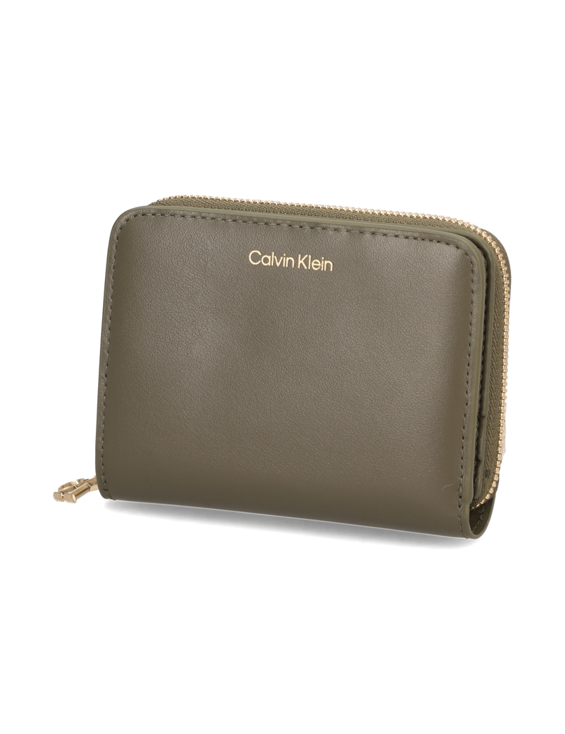 Calvin-Klein-CK-MEDIUM-FLAP-ZIPAROUND-črna