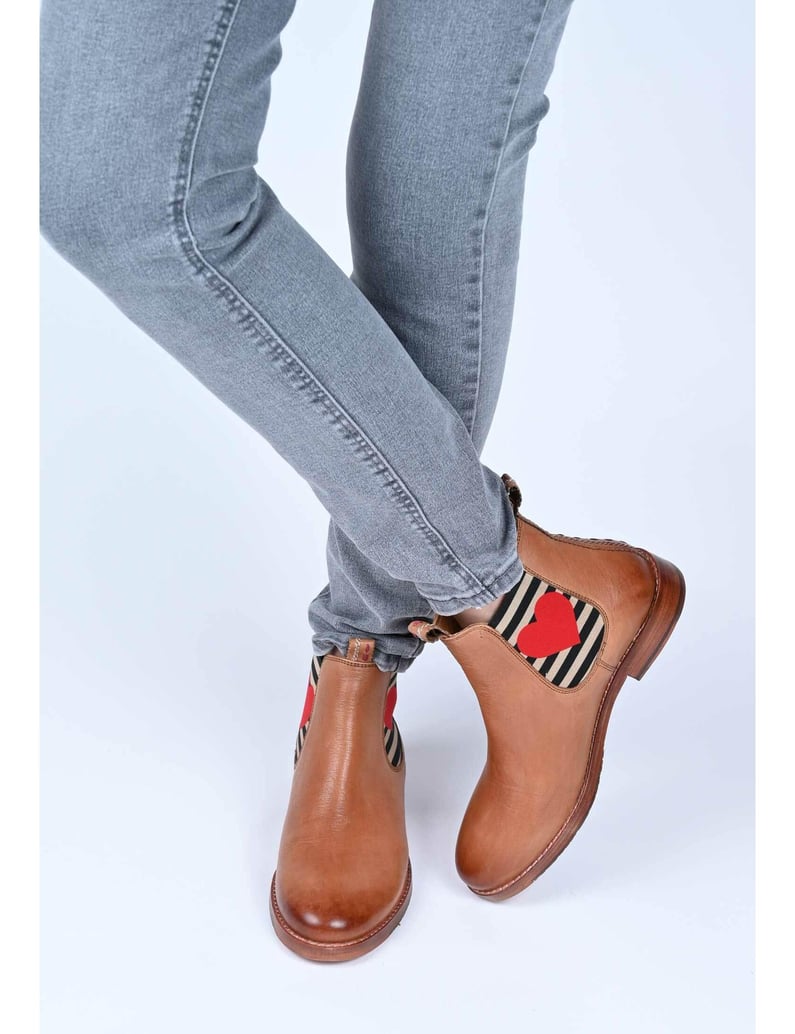 CRICKIT-CHELSEA-BOOT-JULIA-MIT-HERZ