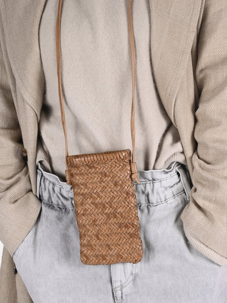 CRICKIT-Kleinledertasche-HEDI