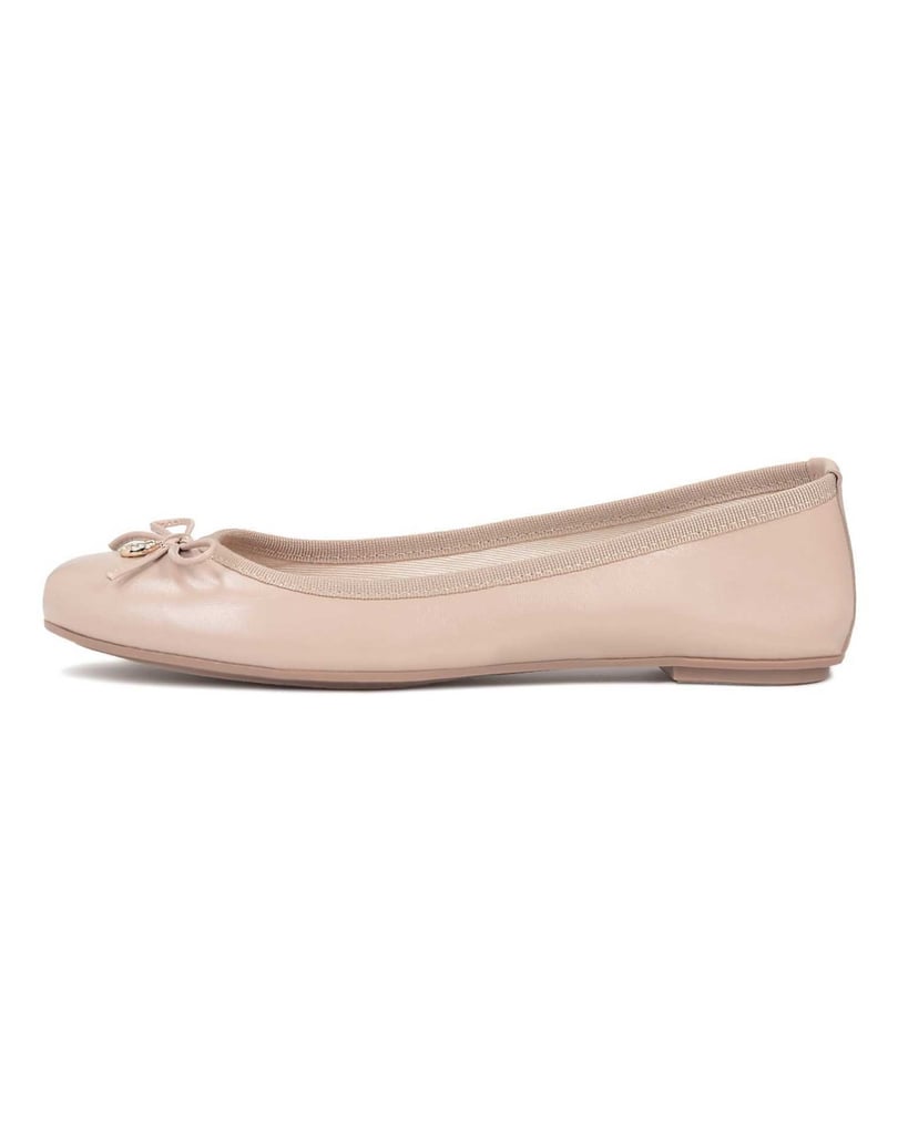 Kazar-Nackte-Lederballerinas-mit-Schleife-und-beige