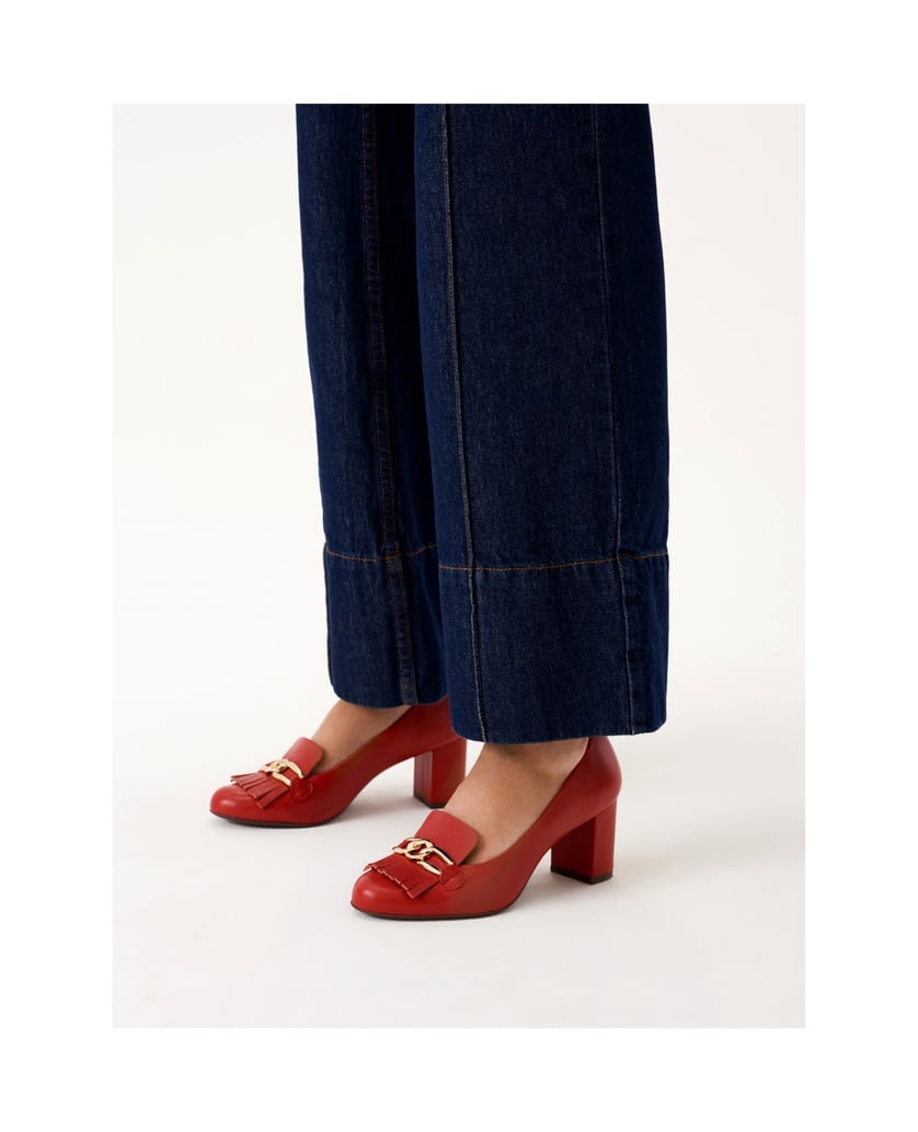 Kazar-Red-pumps-with-metal-links-červená