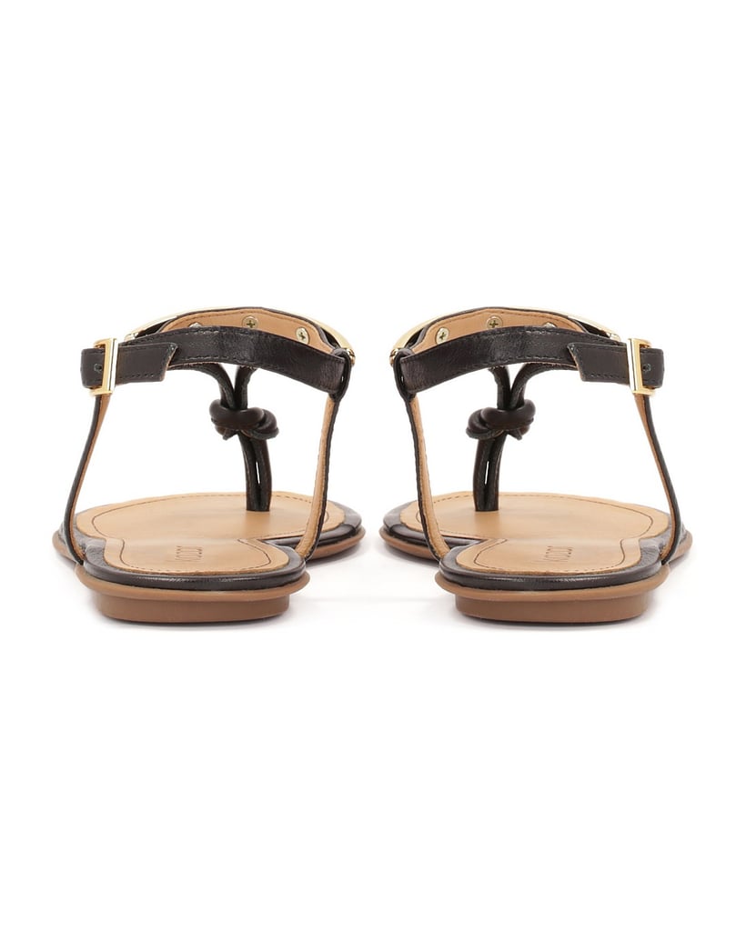 Kazar-Flache-Flip-Flop-Sandalen-mit-Metallverzierung-schwarz