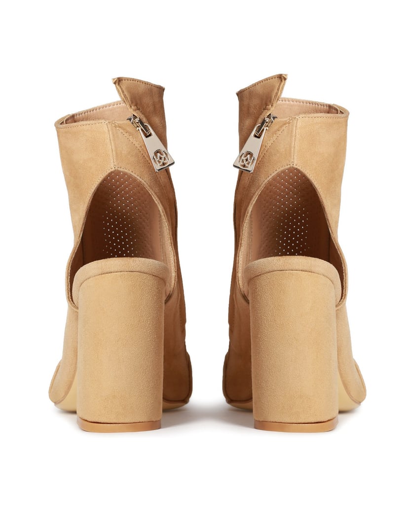 Kazar-Ladies’-light-brown-peep-toe-boots-velbloudí