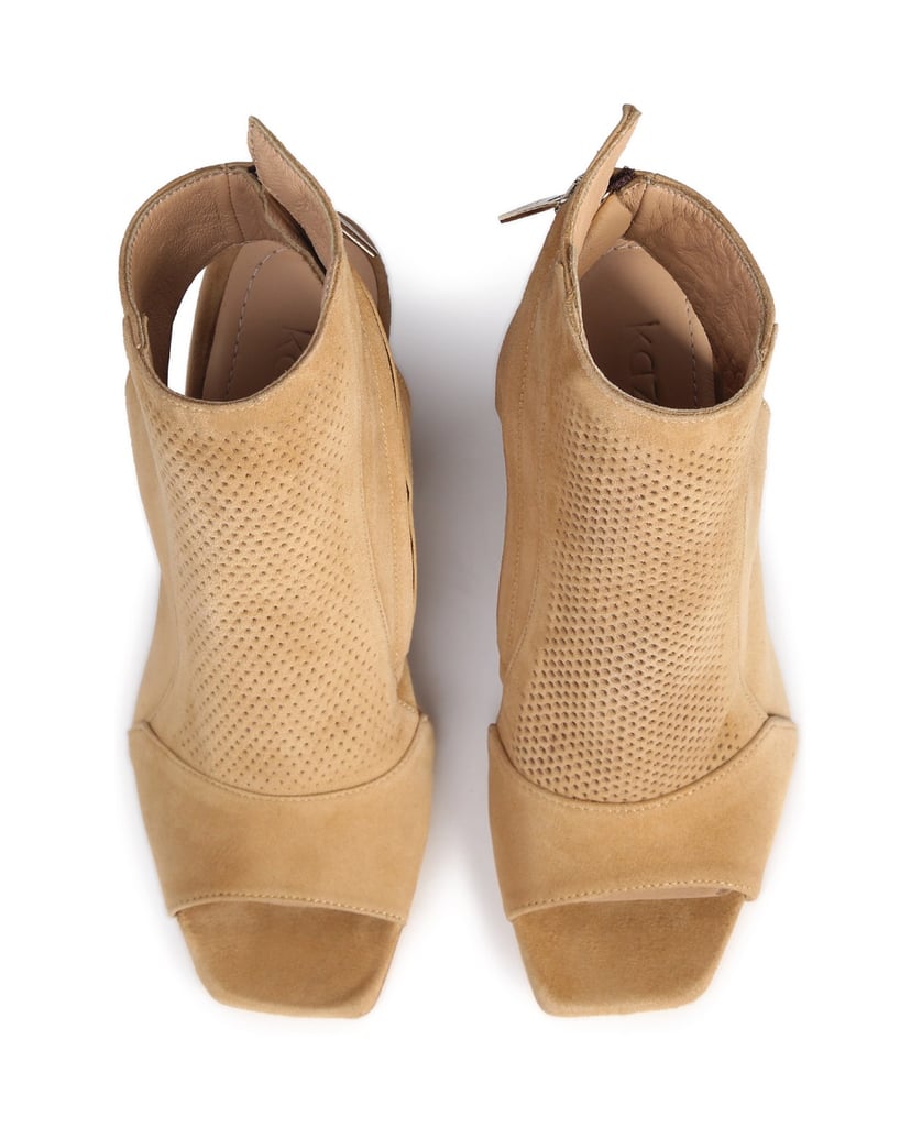 Kazar-Ladies’-light-brown-peep-toe-boots-velbloudí