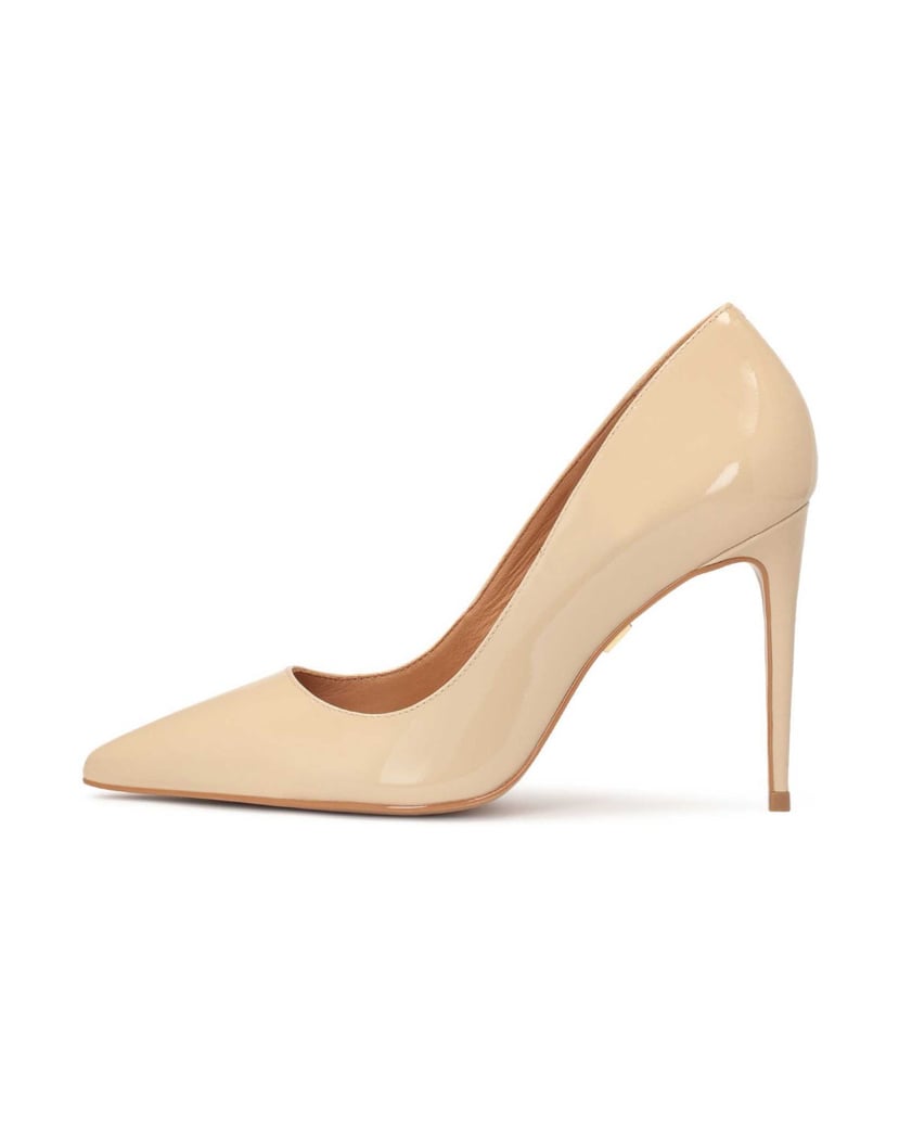 Kazar-Lackierte-Pumps-im-Minimalstil-beige