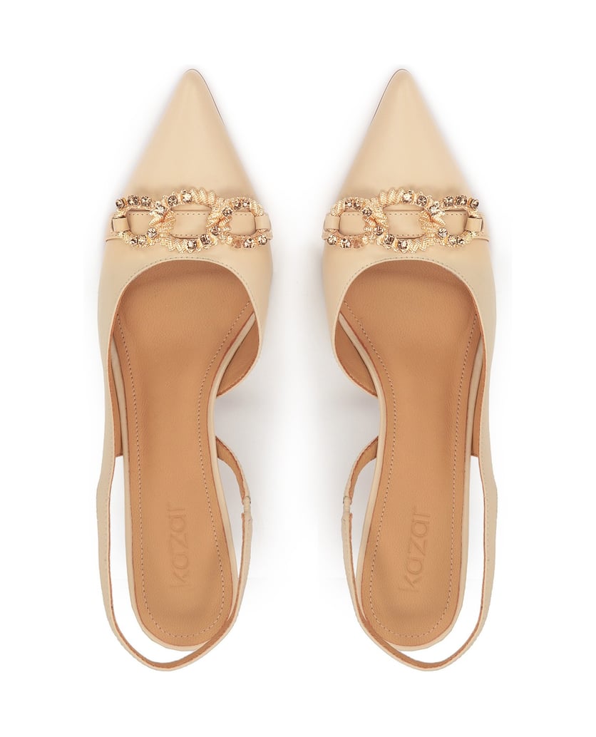 Kazar-Flesh-coloured-pumps-with-uncovered-heel-and-a-large-metal-chain-béžová