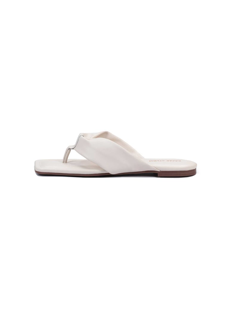 Kazar-Studio-Klassische-Flip-Flops-aus-Leder-in-Off-W
