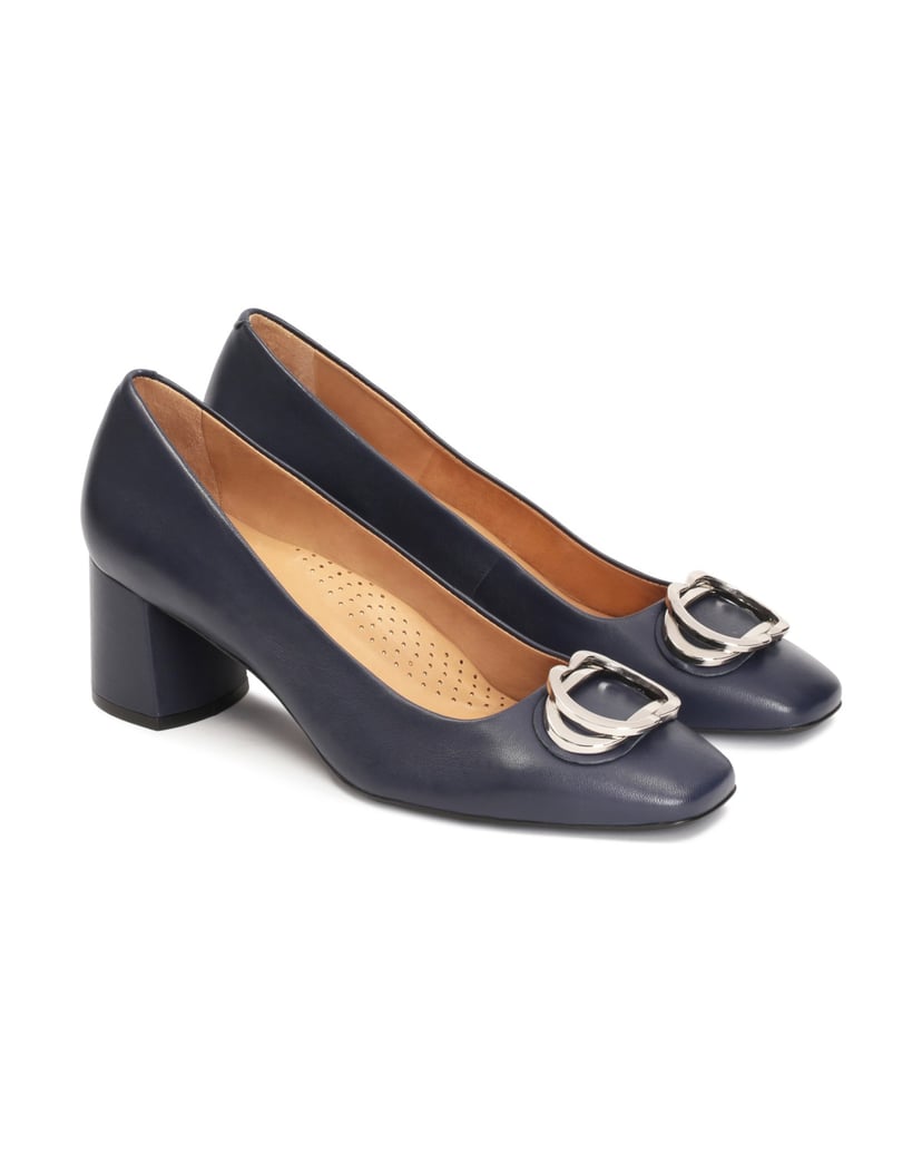 Kazar-Navy-blue-leather-pumps-with-metal-embellishments-tmavě-modrá