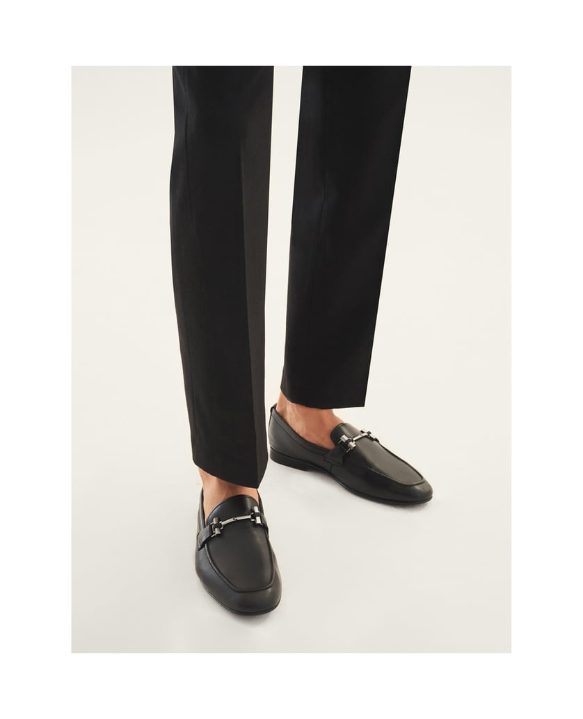 Kazar-Men’s-black-leather-loafers-with-a-metal-decoration-čierna